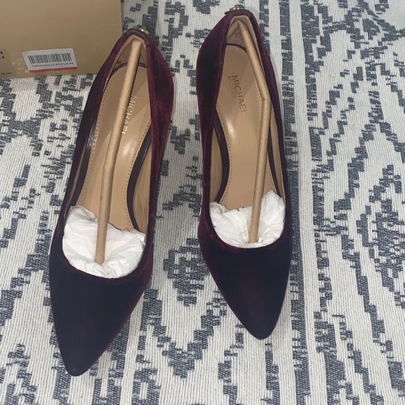 Michael Kors Pumps - Picture 1 of 9